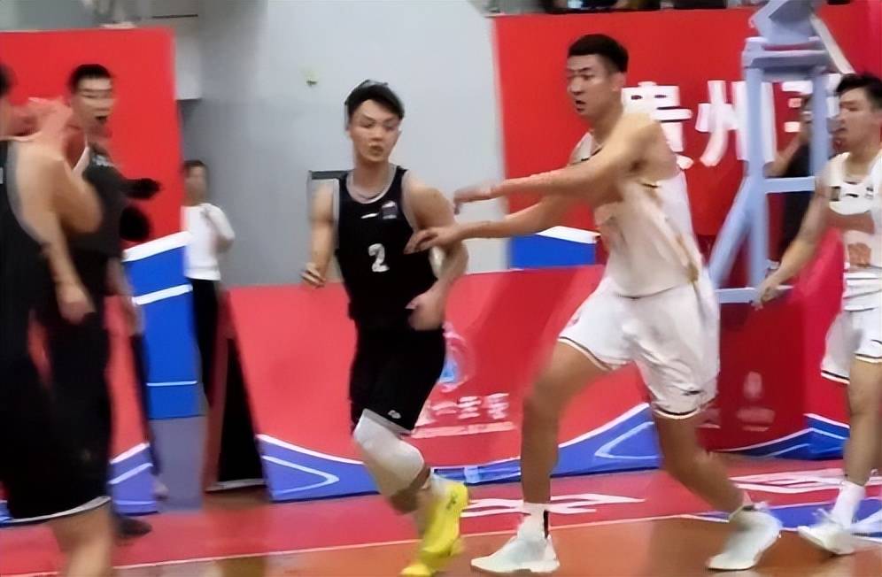 风云突变！达拉斯独行侠关键时刻迎来里程碑，荷甲版图或变，目标明确，身体对抗强度拉满