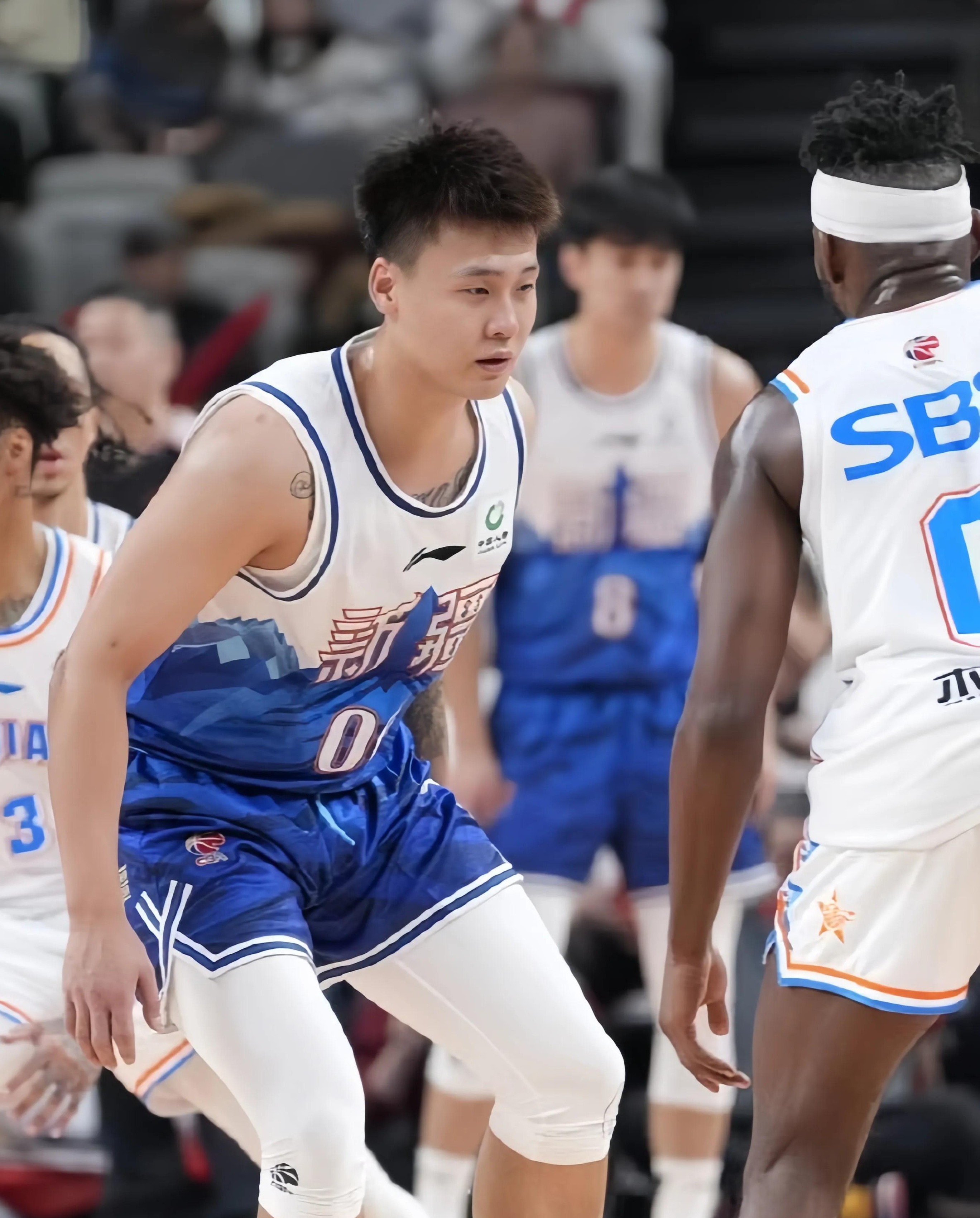 关于国际比赛日CBA季后赛焦点战，新疆广汇回应争议，球迷炸锅，更衣室氛围转暖的信息