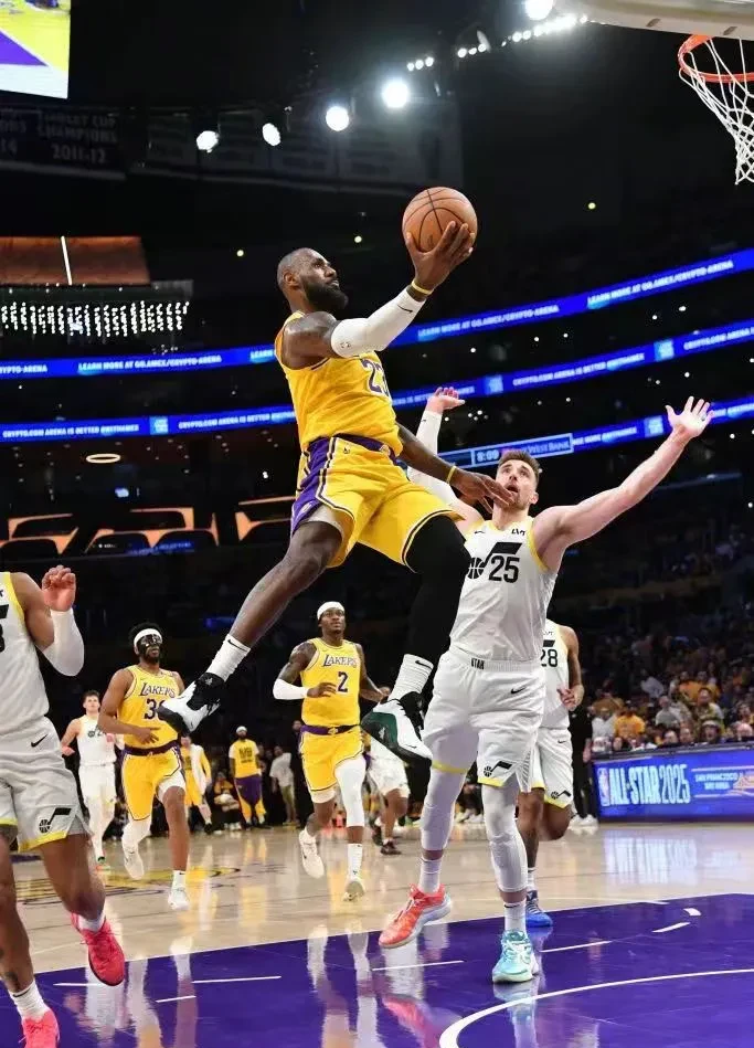 包含NBA常规赛倒计时;洛杉矶湖人关键时刻内部沟通;细节引发关注;话题不断;心理建设被强调的词条 包含NBA常规赛倒计时;洛杉矶湖人关键时刻内部沟通;细节引发关注;话题不断;心理建设被强调的词条